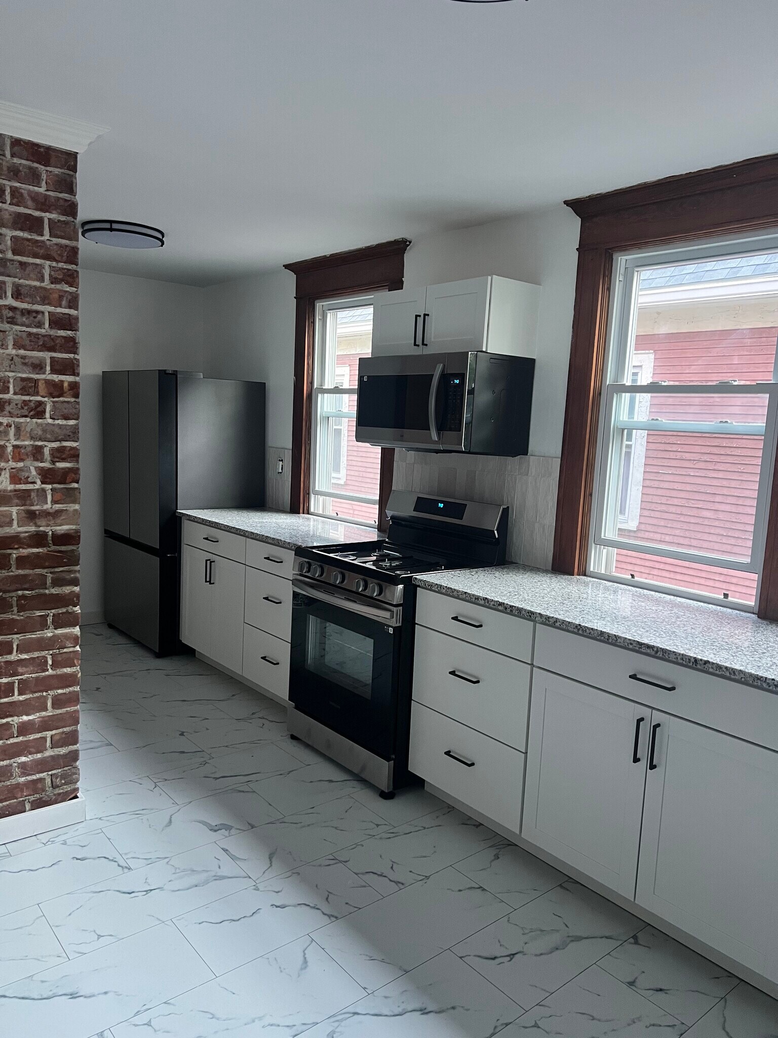 Building Photo - 426 W Delavan Ave