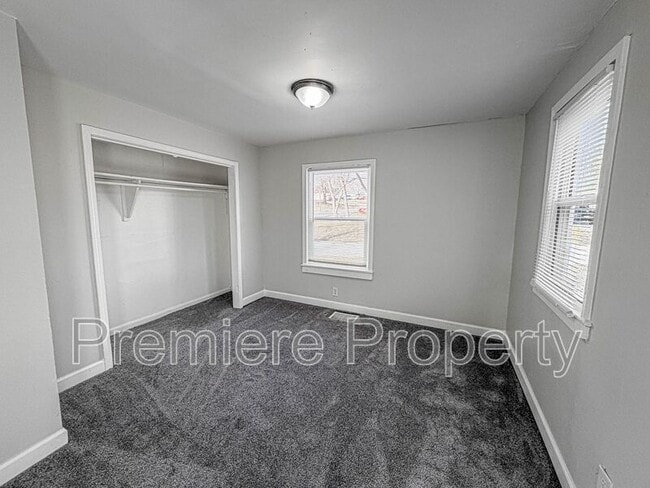 Building Photo - 141 N Home Ave