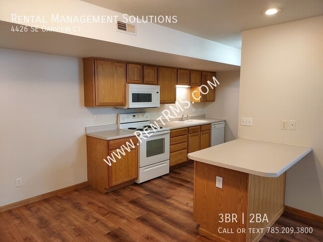 Building Photo - 4426 SE Oakview Ct