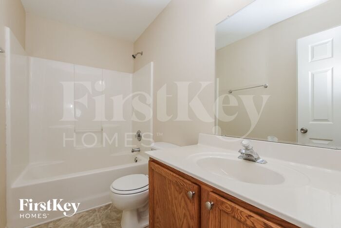 Building Photo - 216 Winding Canyon Dr