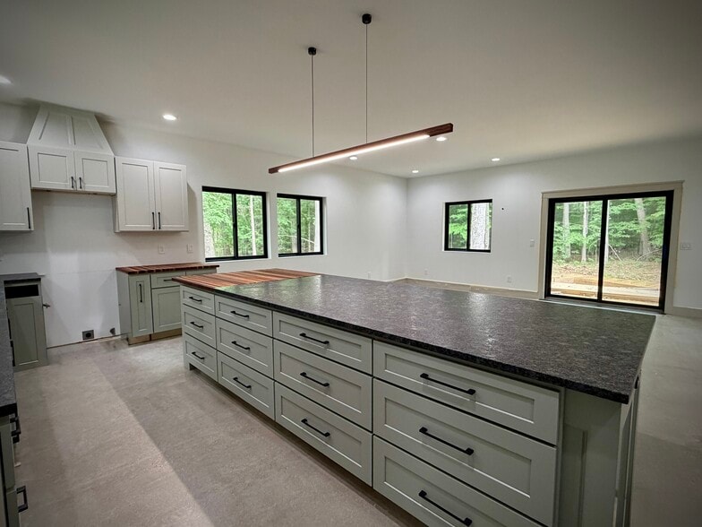Building Photo - 10673 US 31