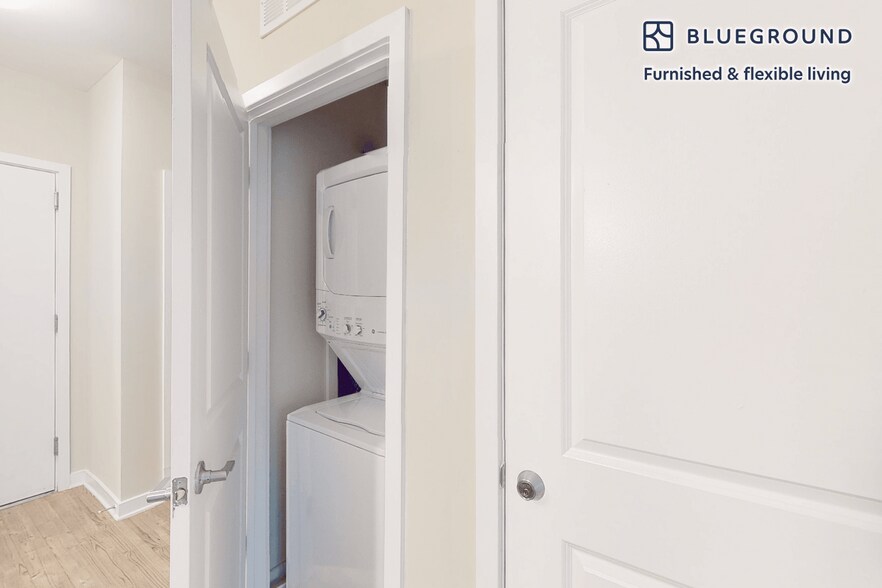 Building Photo - 2987 District Ave