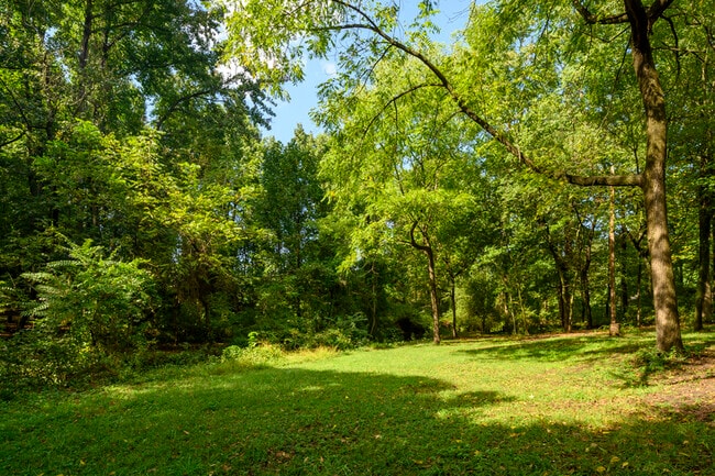 Building Photo - 144 Midland Rd