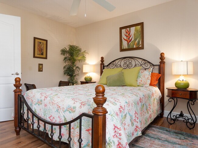 Building Photo - Move in with Zero Deposit! Turnkey Furnish...