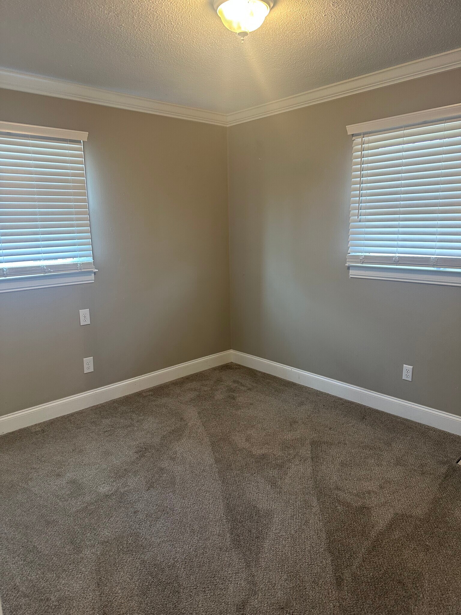 Building Photo - 18516 Elles Dr