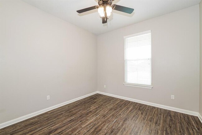 Building Photo - 4213 St Augustine St