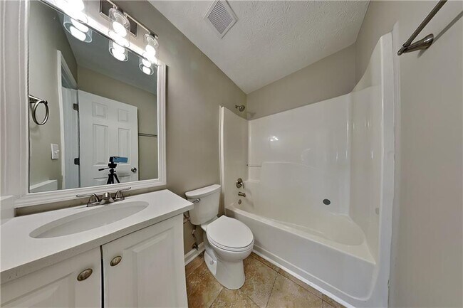 Building Photo - 1280 Waterwood Dr