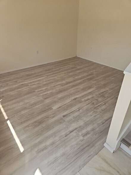 Building Photo - 4023 Woodfern Dr