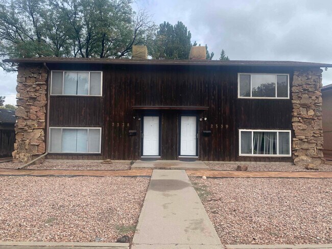 Building Photo - 2528 Taylor Ln