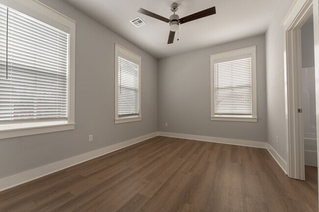 Building Photo - Beautiful new 2-story home features 2 BR/2...