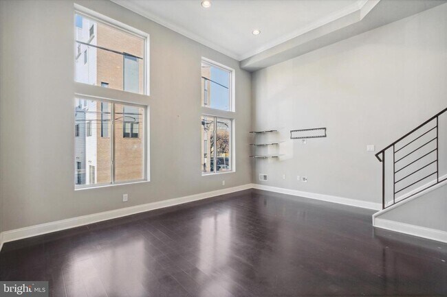 Building Photo - 1353 N Mascher St