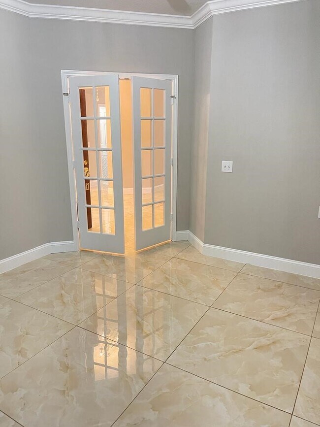 Building Photo - 6207 Harrison Ct