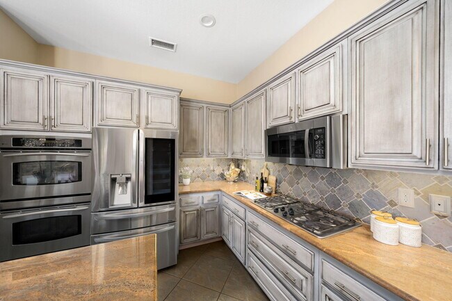 Building Photo - 3 Pyramid Lake Ct