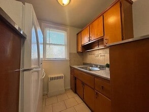 Building Photo - 6536 Crescentville Rd