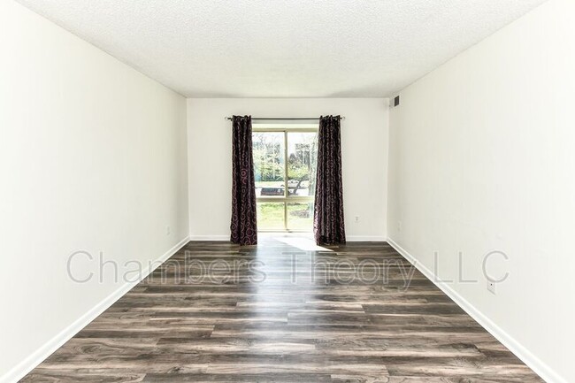 Building Photo - 10204 Bushman Dr