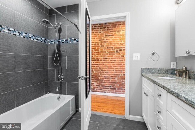 Building Photo - 1330 S Charles St