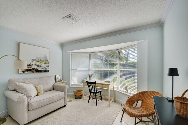 Building Photo - 6110 Ridge Ln