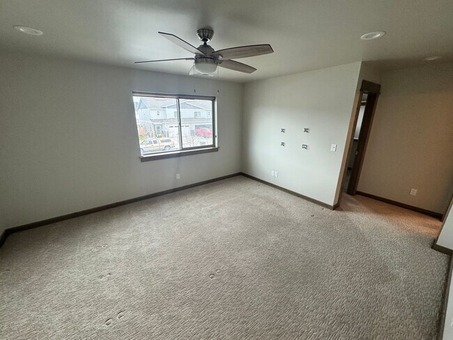 Building Photo - 1309 Fozzie Ln