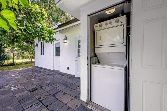 Building Photo - 8861 SW 127th Terrace