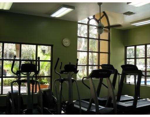 Building Photo - 2550 SW 18th Terrace