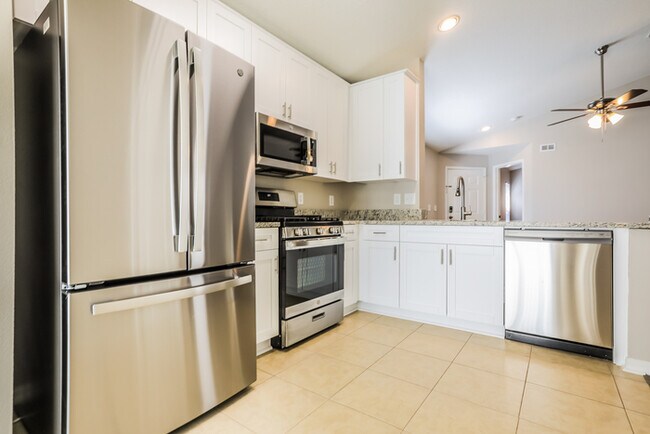 Building Photo - 7541 Oxford Garden Cir