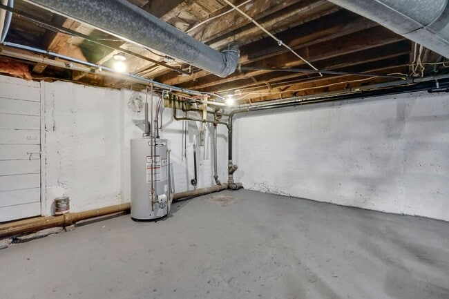 Building Photo - 157-159 Pleasant Street