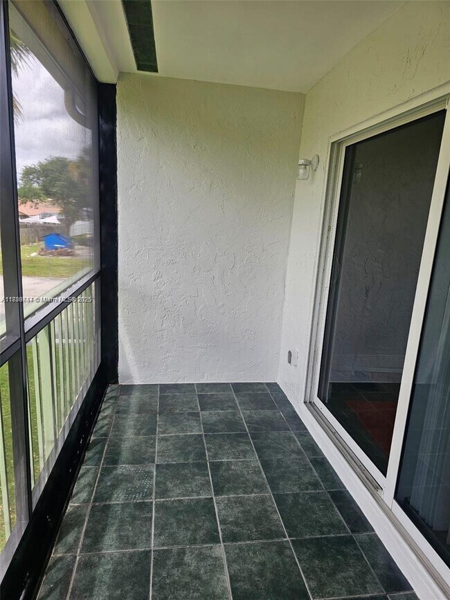 Building Photo - 4140 NW 90th Ave