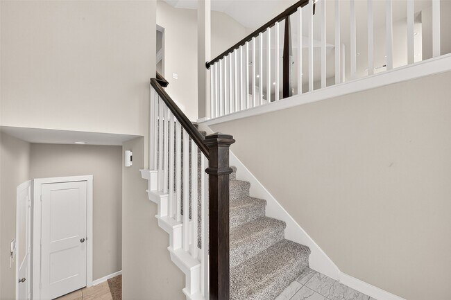 Building Photo - 9442 Starlight Oak Dr