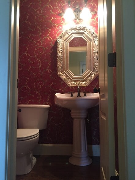 1st Floor Guest Bathroom - 5423 W Chardonnay Ct