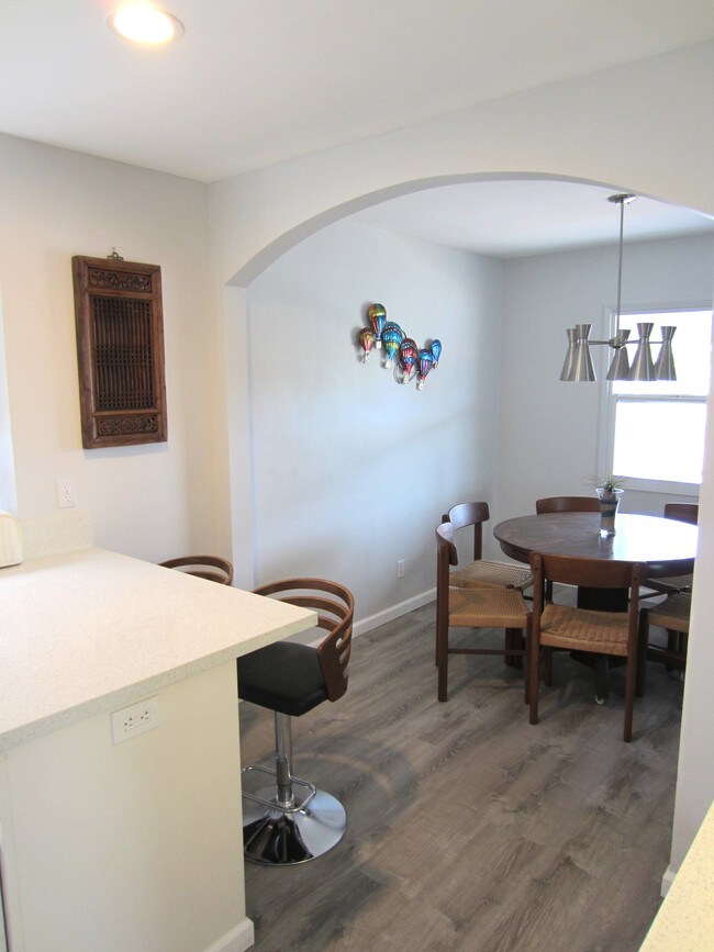 Building Photo - 4810 Loukelton Way