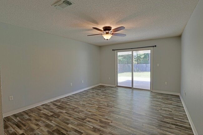 Building Photo - 2365 Ortega St
