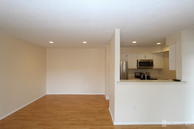 Building Photo - 1905 Aspen Dr