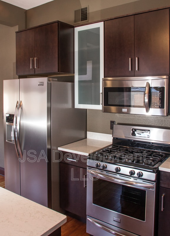 Building Photo - 611 Sycamore St