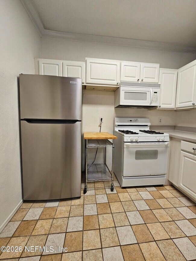 Building Photo - 13810 Sutton Park Dr N