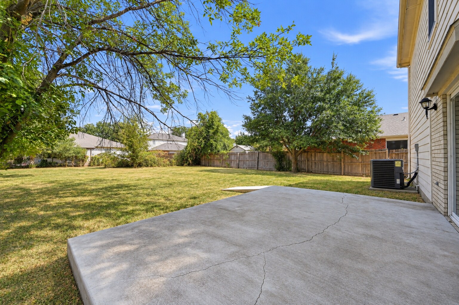 Building Photo - 3912 Sonoma Dr