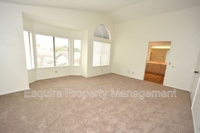 Building Photo - 1610 Oneida Pl