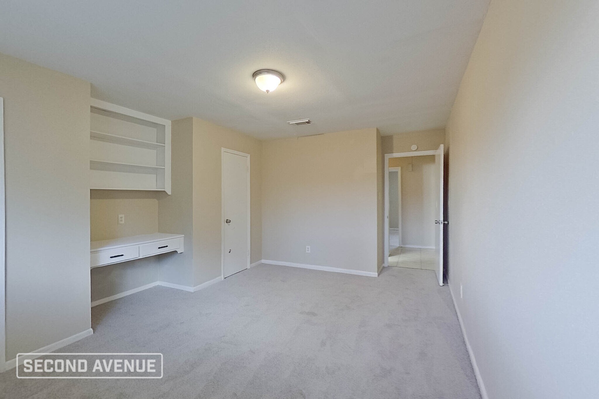 Building Photo - 9702 Hillis St