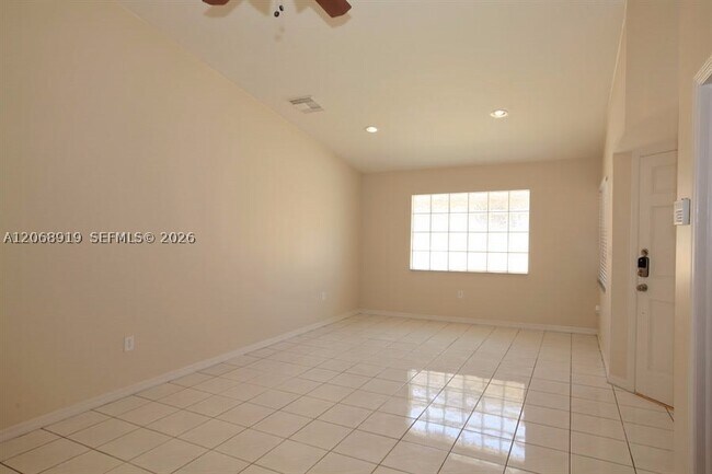 Building Photo - 504 SW 177th Ave