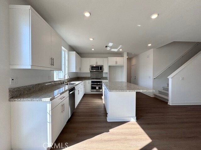 Building Photo - 30769 Valley