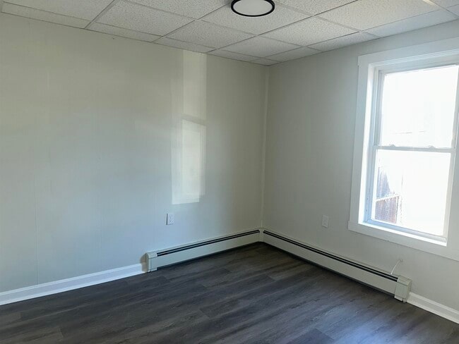 Building Photo - 60 Whitney St