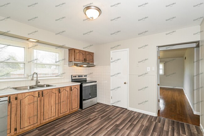 Building Photo - 12050 Mignon Dr