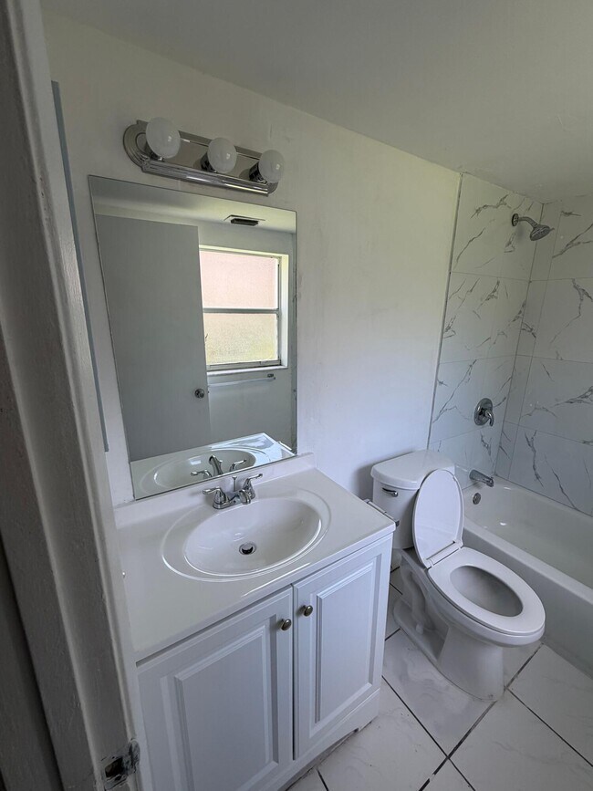 Building Photo - 11441 NW 35th St