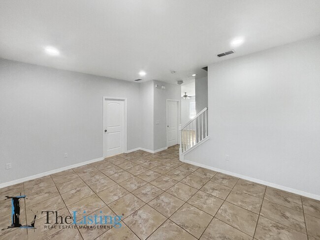 Building Photo - 11174 Savannah Landing Cir