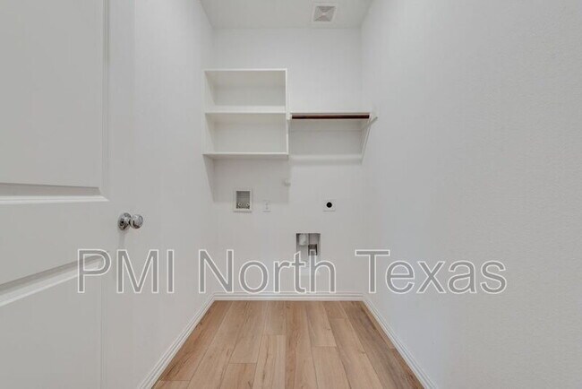 Building Photo - 3208 Appleton St