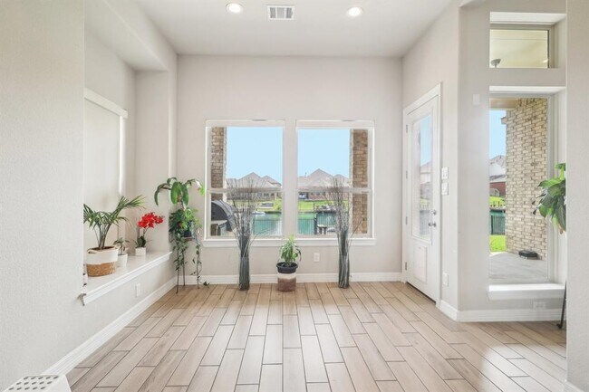Building Photo - 29446 Westhope Dr