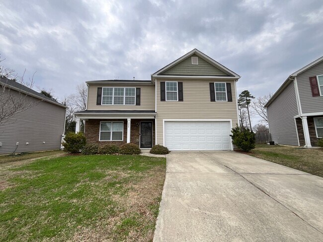 Building Photo - Large 5 bedroom home in Established Neighborhood ready to rent!