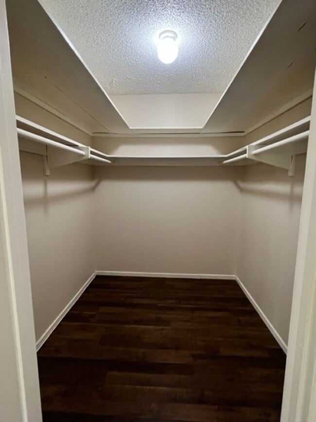 Building Photo - Spacious 4 bedroom 2.5  Bath Calimesa Home!