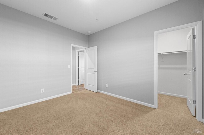 Building Photo - 655 Honey Bee Rd