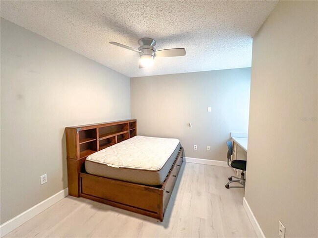 Building Photo - 2601 SW Archer Rd