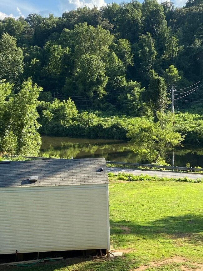 Building Photo - 2 BD/2 BA Trailer Home $1450 Pet Friendly and Students Welcome with Co-Signers-Available May 15th